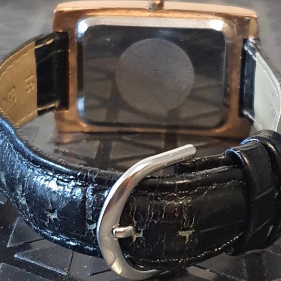 🦋10/$20🦋 GoGoey Goldtone/Tan Rhinestone Leather Women's Watch - Picture 4 of 5